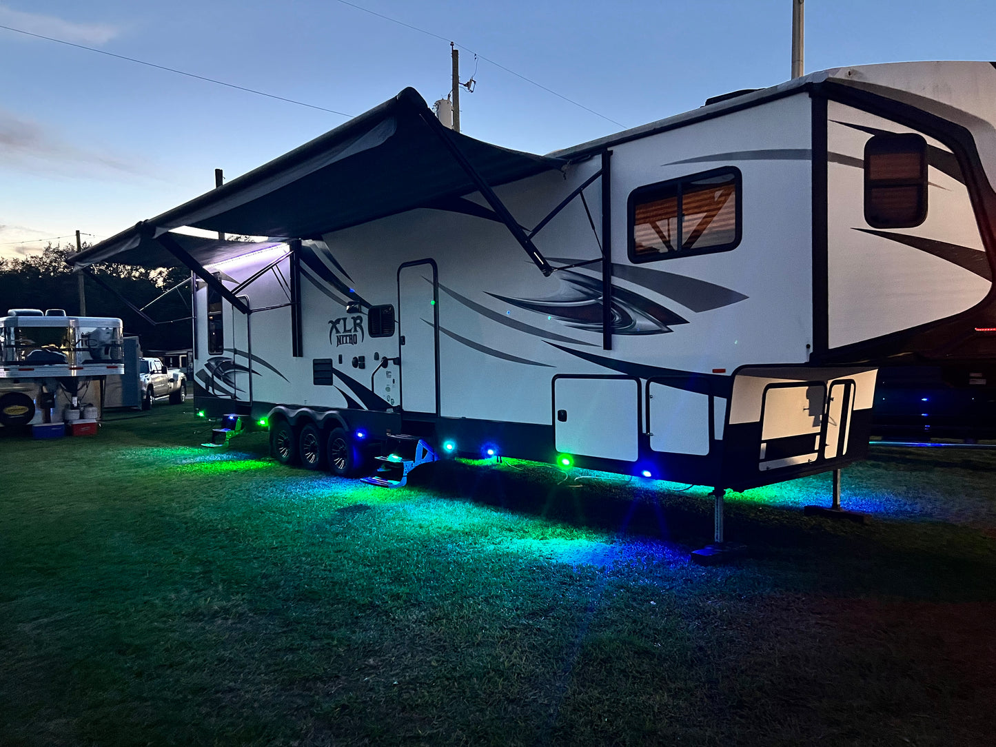 Outlaw RV LED Puck Kit